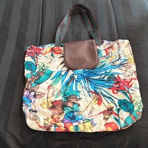 Sharif Floral Dust/Carry Bag with Brown Accents